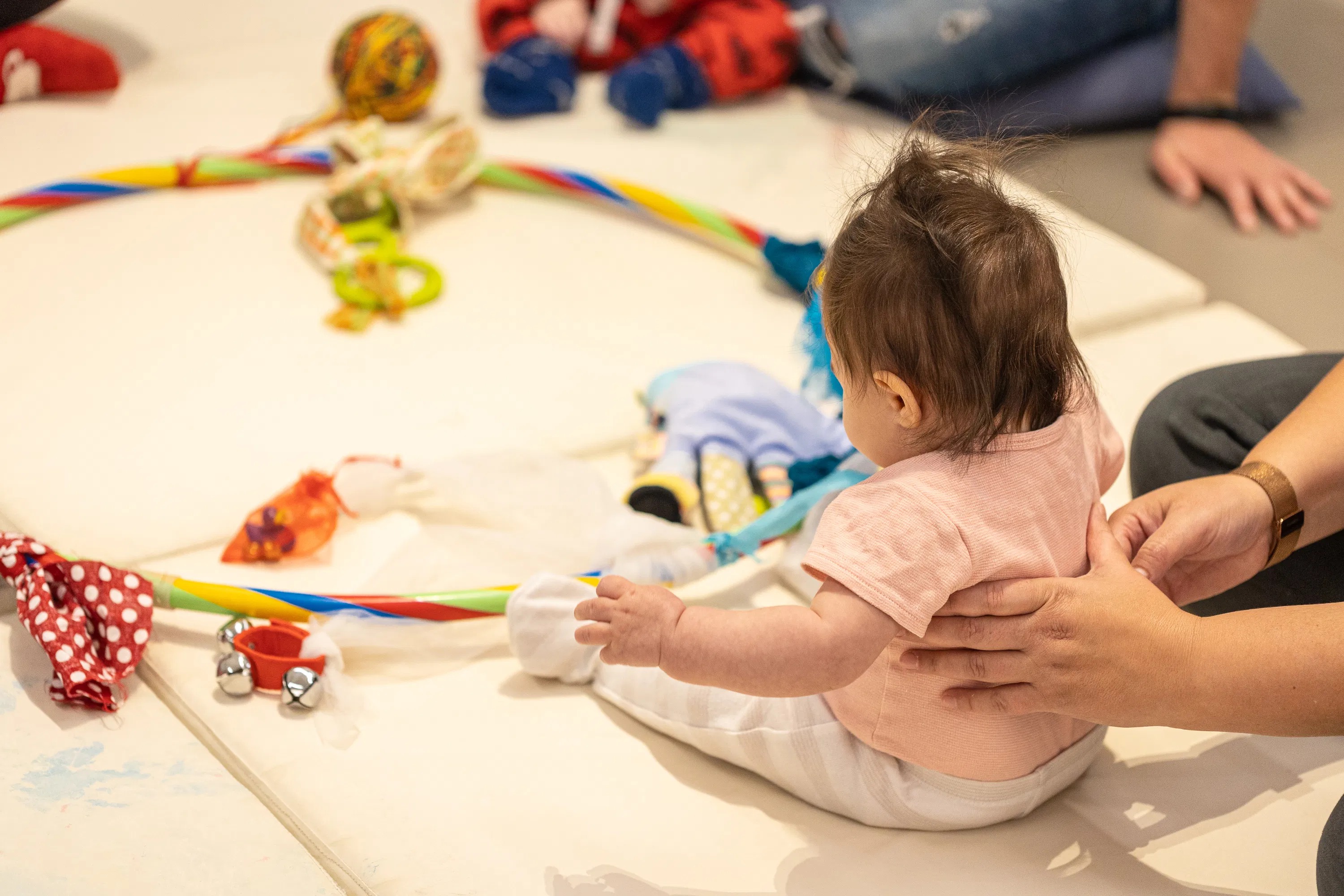Baby Αrts & Crafts: χρωματιστά παιχνίδια 